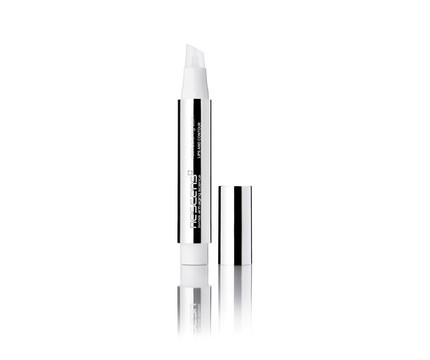Nescens Restructuring Balm lips and control